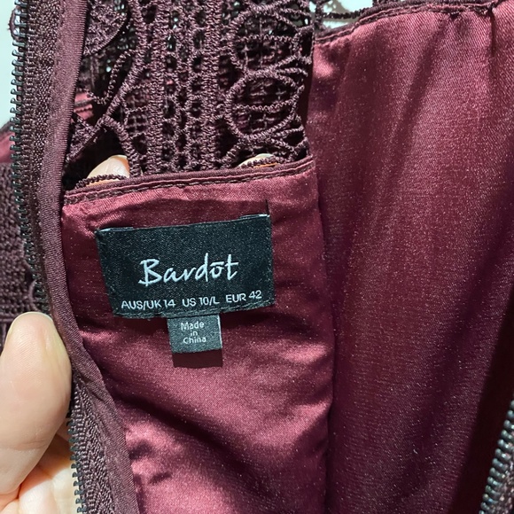 Bardot Lace Dress - Picture 8 of 9